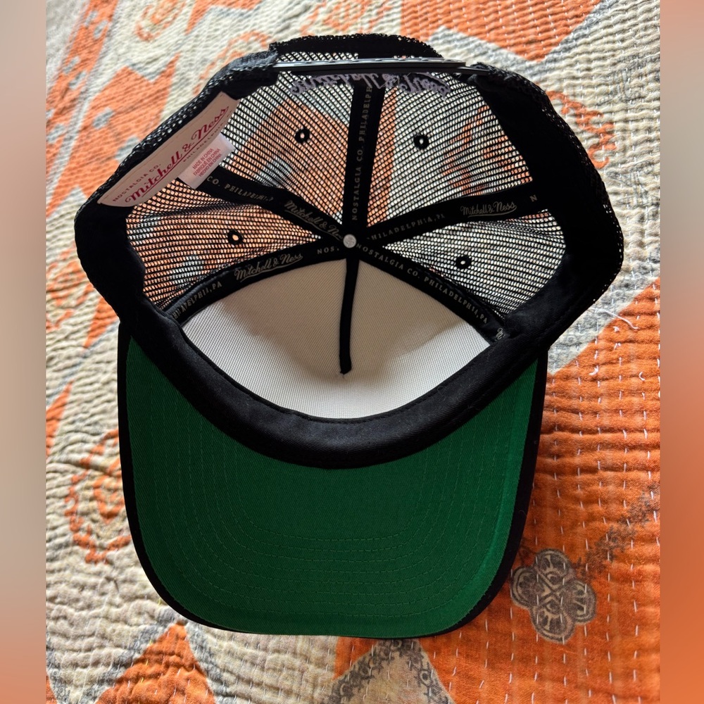 Mitchell & Ness 1992 NBA Finals Trucker Hat - Picture 3 of 4